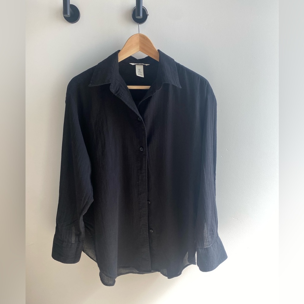 H and M 100% cotton shirt size S. 009